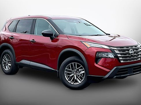 Used 2025 Nissan Rogue S FWD image 10