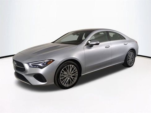 Used 2025 Mercedes-Benz CLA 250 image 9