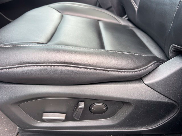 Used 2024 Ford Explorer XLT w/ Equipment Group 202A AWD/4WD image 23
