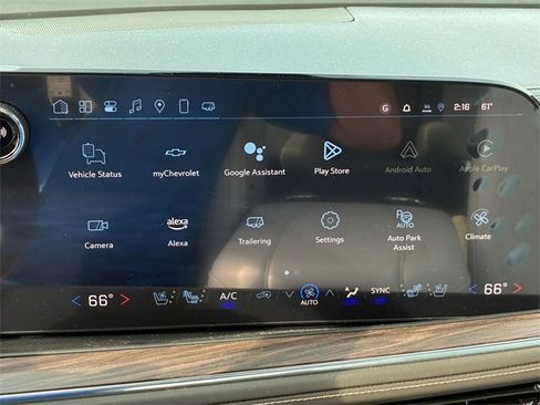 New 2025 Chevrolet Suburban Premier image 25