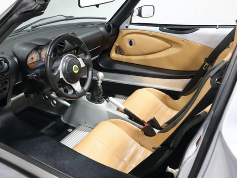 Used 2005 Lotus Elise image 12
