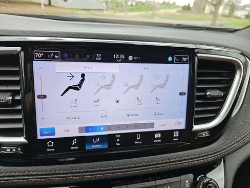 Used 2026 Chrysler Pacifica Pinnacle image 22