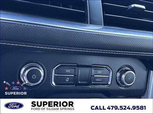 Used 2023 GMC Yukon SLT AWD/4WD image 42