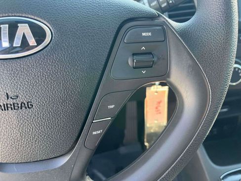 Used 2017 Kia Forte LX image 16