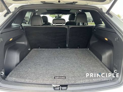 Used 2023 Volkswagen Atlas Cross Sport SE w/ Panoramic Sunroof Package FWD image 32