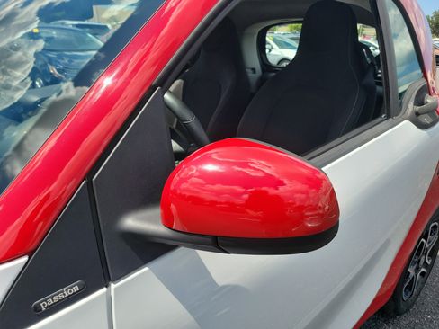 Used 2018 smart fortwo electric drive image 11