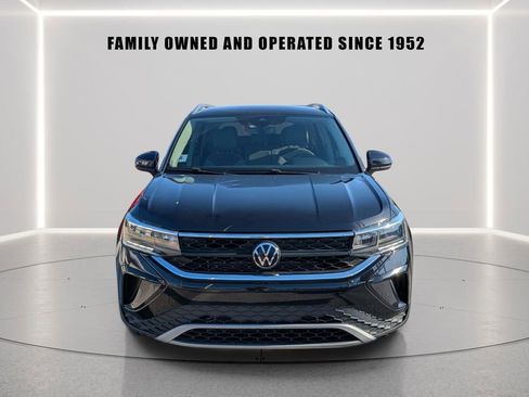 Used 2023 Volkswagen Taos SE w/ Black Wheel Package FWD image 6
