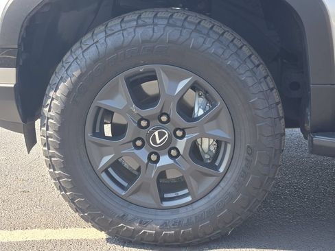 Certified 2025 Lexus GX 550 AWD/4WD image 12