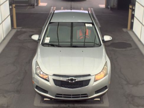Used 2013 Chevrolet Cruze LT FWD image 2