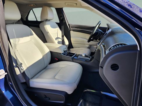 Used 2017 Chrysler 300 C w/ Safetytec Plus Group image 16