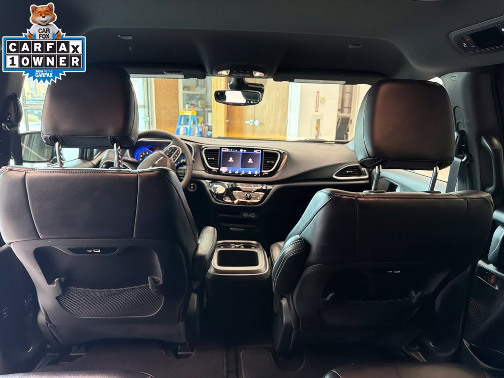 Used 2025 Chrysler Pacifica Select FWD image 12