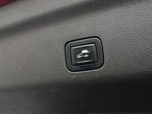 Used 2021 Chevrolet Suburban LT w/ LT Signature Package image 39