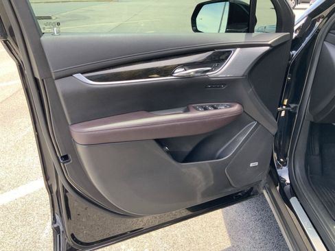 Used 2021 Cadillac XT6 Premium Luxury AWD/4WD image 23