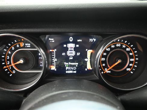 Used 2019 Jeep Wrangler Unlimited Sahara image 19