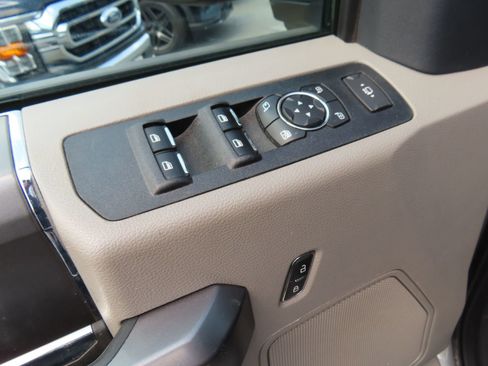 Used 2022 Ford F250 XLT w/ XLT Premium Package AWD/4WD image 14