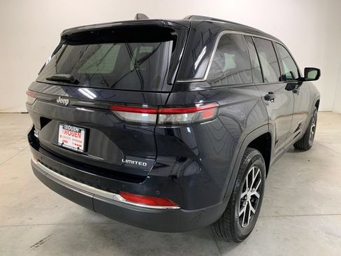 Used 2024 Jeep Grand Cherokee Limited AWD/4WD image 9