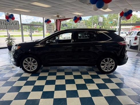 Used 2019 Ford Edge Titanium FWD image 4