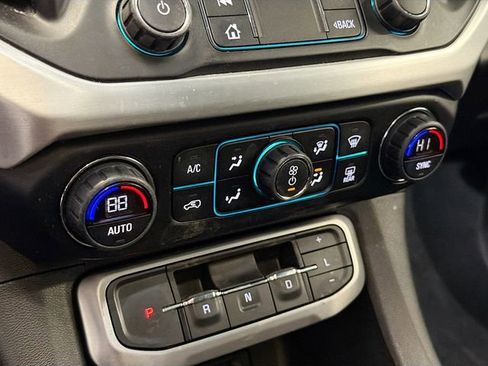 Used 2020 GMC Acadia SLT w/ Trailering Package image 16