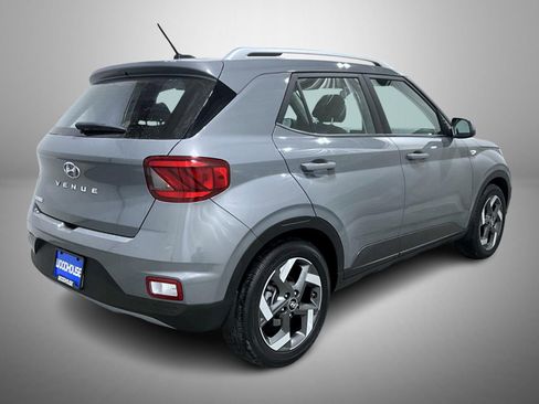 Used 2023 Hyundai Venue SEL image 6