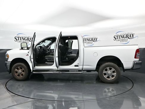 Used 2024 RAM 2500 Big Horn AWD/4WD image 37