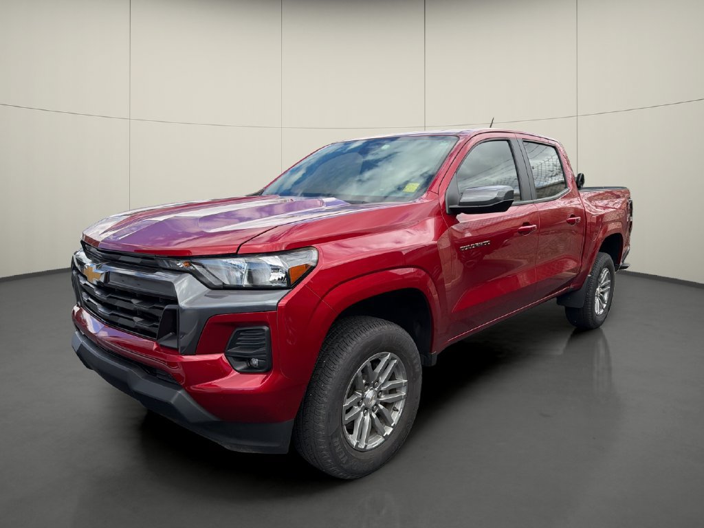 Used 2024 Chevrolet Colorado LT w/ LT Convenience Package AWD/4WD image 2