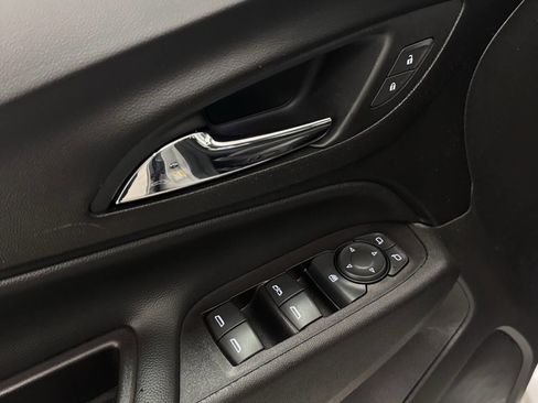 Used 2022 Chevrolet Equinox LT w/ Driver Convenience Package image 28