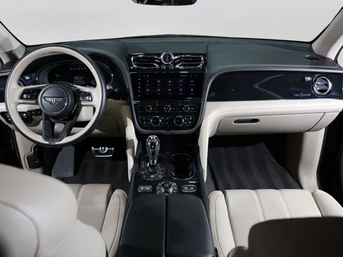 Used 2021 Bentley Bentayga w/ First Edition Specification AWD/4WD image 8