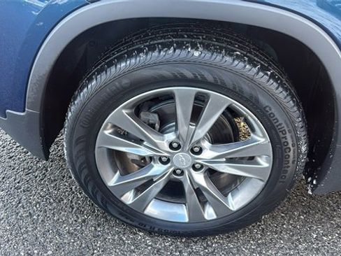 Used 2020 Chevrolet Trax LT w/ LT Convenience Package image 13