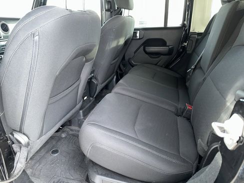 Used 2023 Jeep Wrangler Unlimited w/ Sun & Screen Package image 5