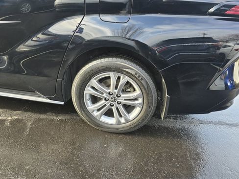 Certified 2022 Toyota Sienna Platinum image 4