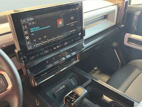 Used 2025 GMC Hummer EV 2X w/ LPO, Roof Cross Rail Package AWD/4WD image 35