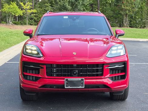 Certified 2025 Porsche Cayenne AWD/4WD image 24