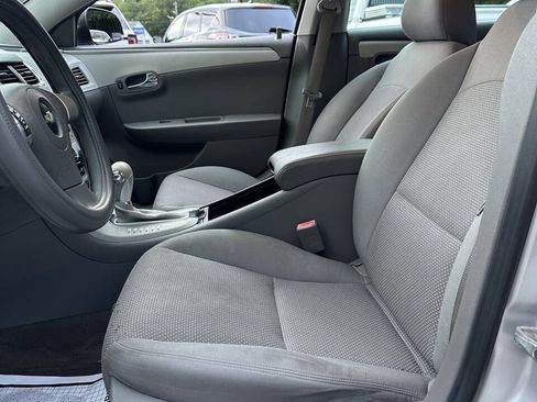 Used 2010 Chevrolet Malibu LS FWD image 11