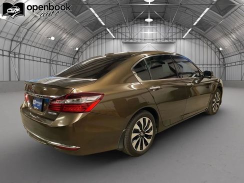 Used 2017 Honda Accord Hybrid Sedan image 5