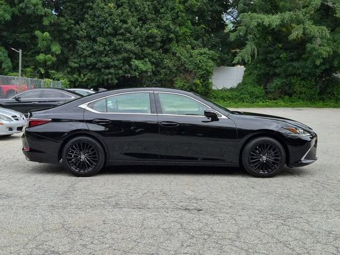 Used 2024 Lexus ES 350 w/ Premium Package FWD image 2