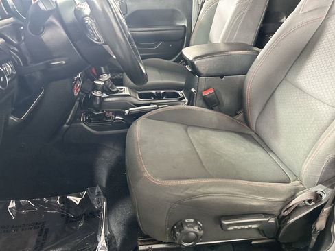 Used 2022 Jeep Wrangler Unlimited Rubicon image 19