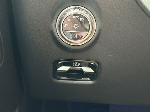 Certified 2025 Mercedes-Benz C 300 Sedan image 27