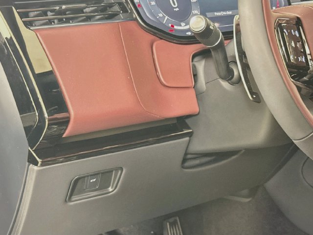 New 2027 Land Rover Range Rover Sport Dynamic SE AWD/4WD image 10