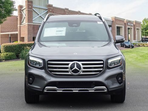 New 2025 Mercedes-Benz GLB 250 4MATIC image 2