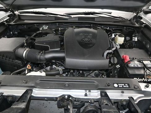 Used 2019 Toyota Tacoma SR w/ SR Convenience Package image 15