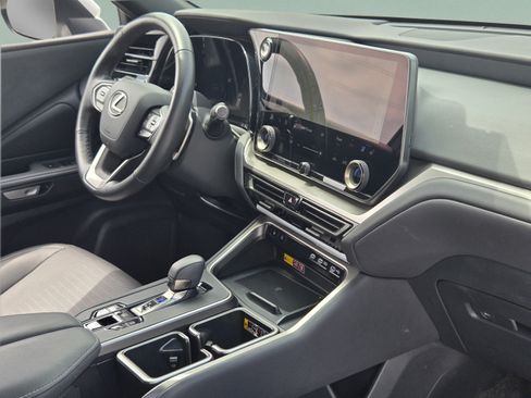 Used 2025 Lexus TX 350 AWD image 29