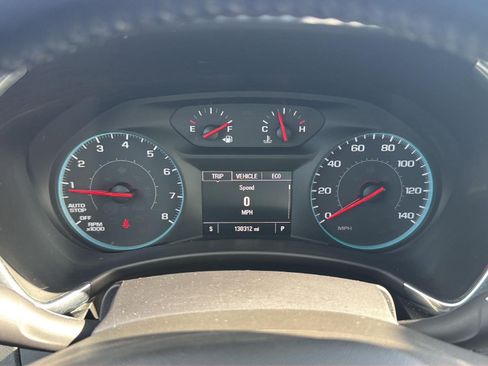 Used 2018 Chevrolet Equinox LT AWD/4WD image 15