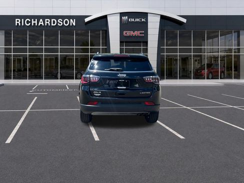 Used 2022 Jeep Compass Limited AWD/4WD image 4