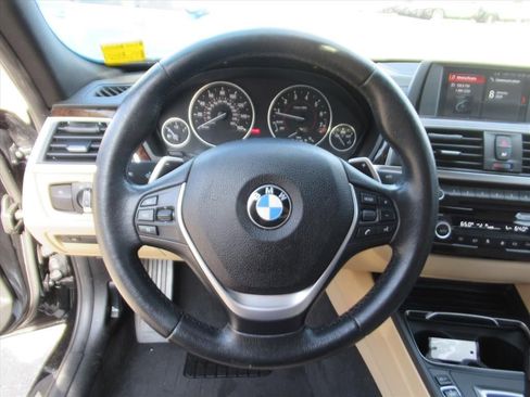 Used 2018 BMW 330i Sedan w/ Convenience Package image 16