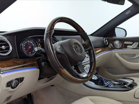 Used 2017 Mercedes-Benz E 300 image 23