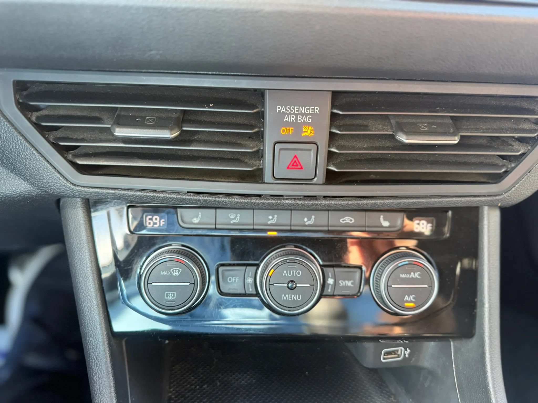 Used 2019 Volkswagen Jetta GLI FWD image 28