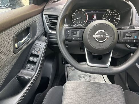 Used 2023 Nissan Rogue SV FWD image 20