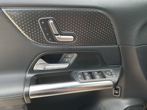 Used 2025 Mercedes-Benz GLA 250 image 19