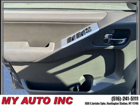 Used 2012 Nissan Pathfinder Silver image 25