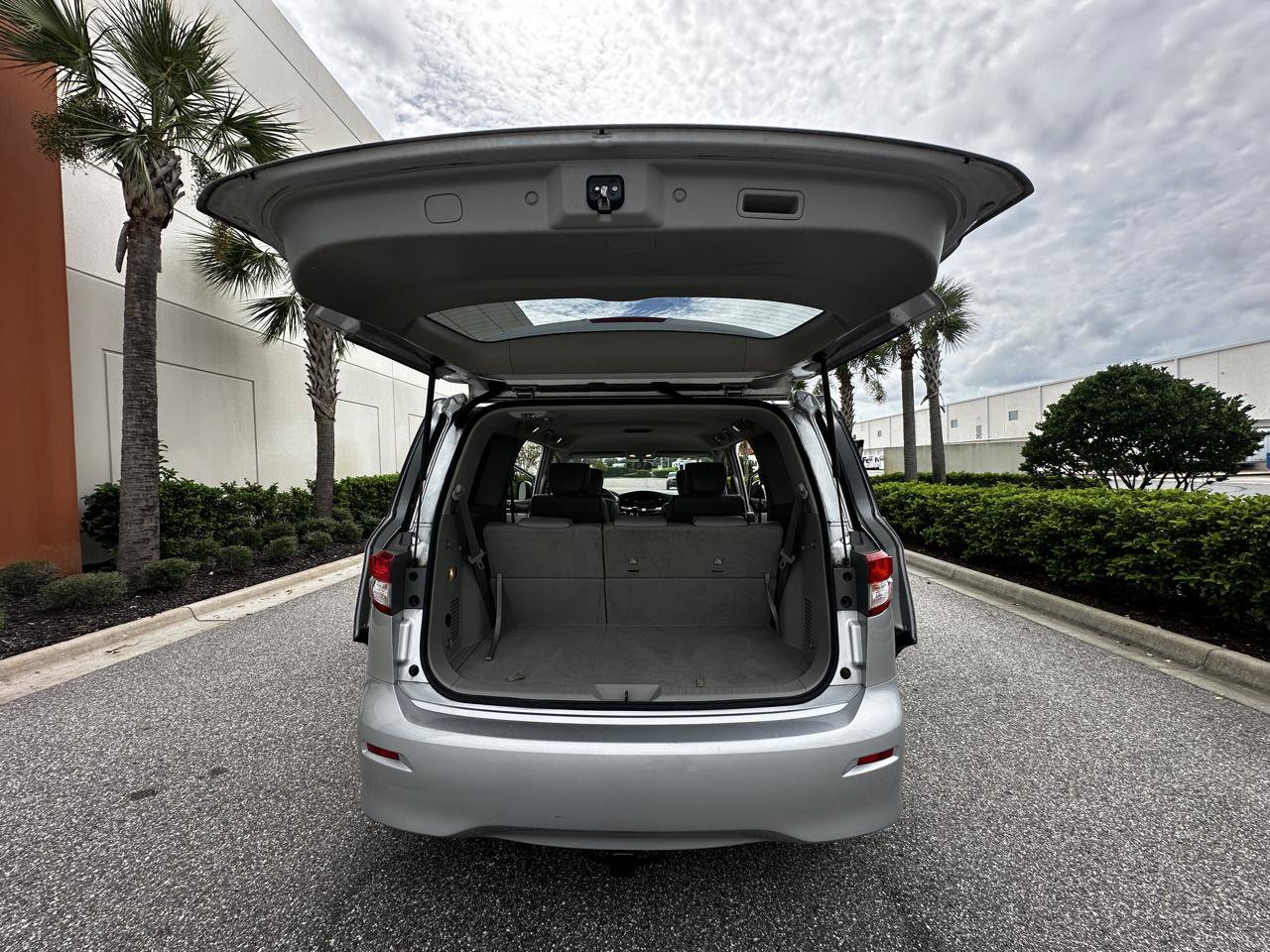 Used 2015 Nissan Quest SV w/ Leather Package FWD image 11